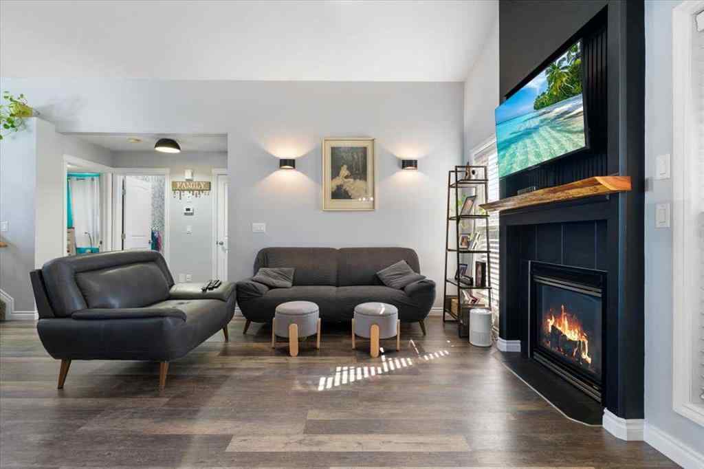 MLS® A2254718 - 9333 128 Avenue  in Crystal Lake Estates Grande Prairie, Residential