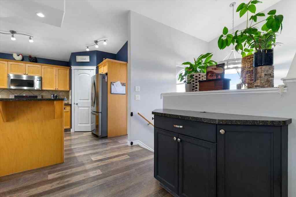 MLS® A2254718 - 9333 128 Avenue  in Crystal Lake Estates Grande Prairie, Residential