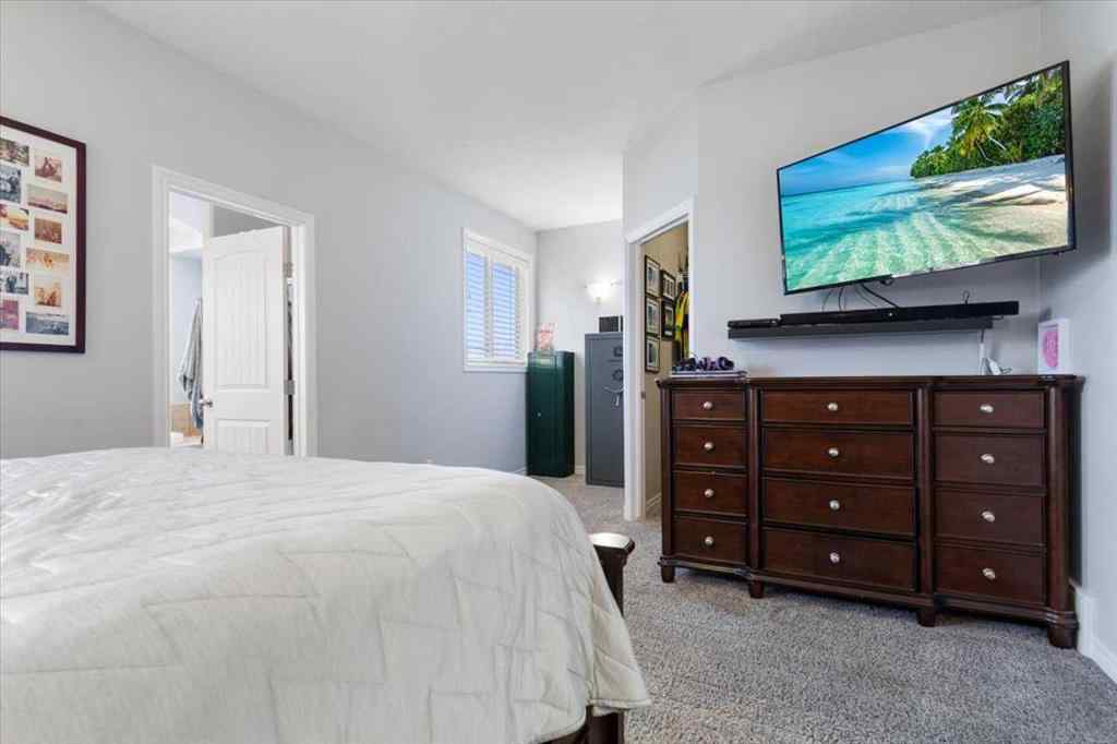 MLS® A2254718 - 9333 128 Avenue  in Crystal Lake Estates Grande Prairie, Residential