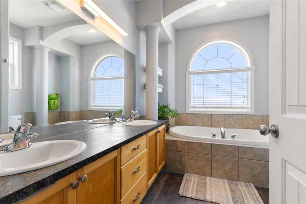 MLS® A2254718 - 9333 128 Avenue  in Crystal Lake Estates Grande Prairie, Residential