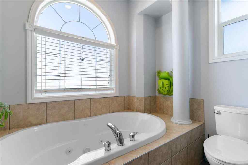 MLS® A2254718 - 9333 128 Avenue  in Crystal Lake Estates Grande Prairie, Residential