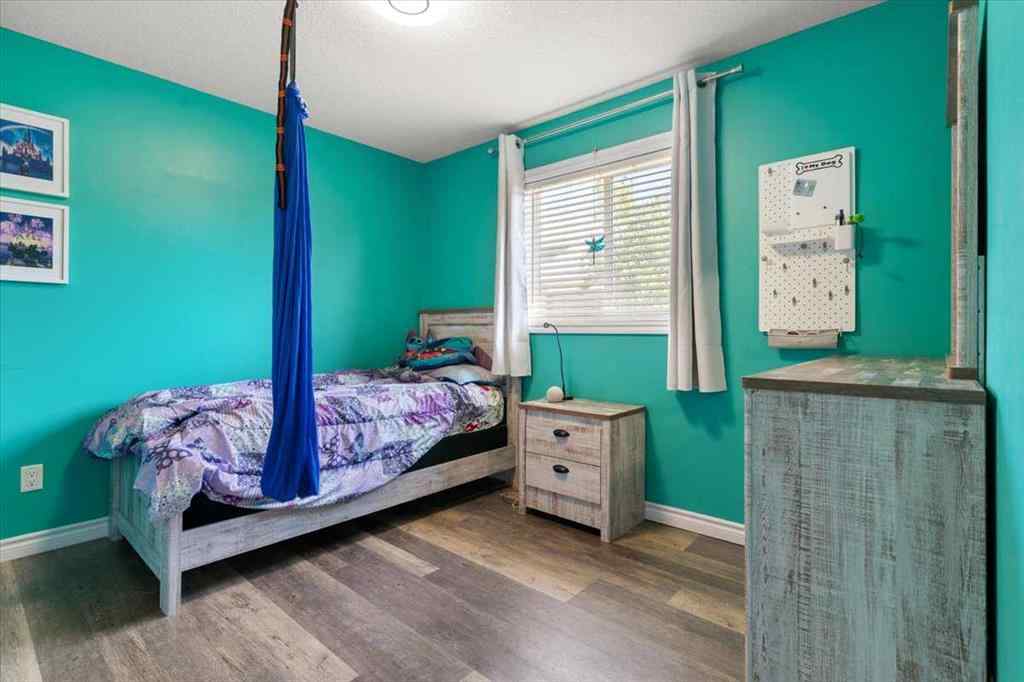 MLS® A2254718 - 9333 128 Avenue  in Crystal Lake Estates Grande Prairie, Residential