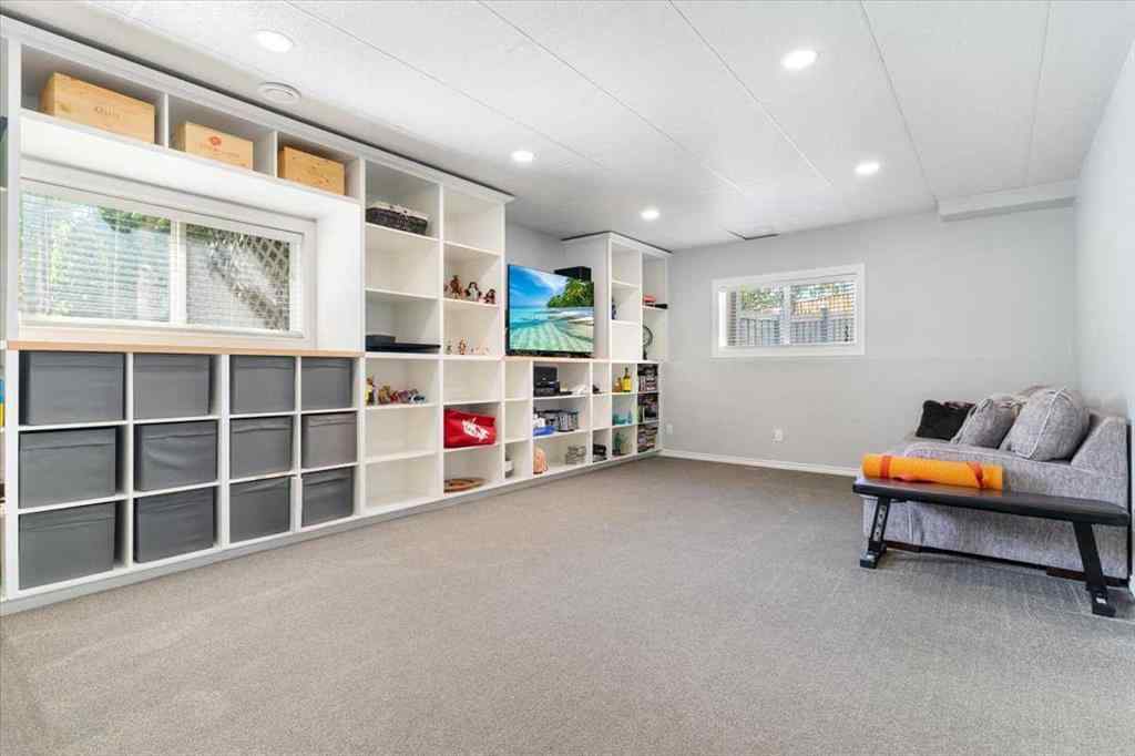 MLS® A2254718 - 9333 128 Avenue  in Crystal Lake Estates Grande Prairie, Residential