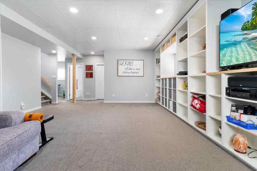 MLS® A2254718 - 9333 128 Avenue  in Crystal Lake Estates Grande Prairie, Residential