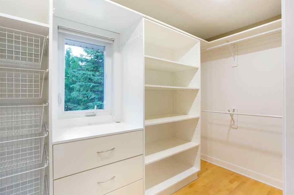 MLS® A2254721 - 2 Varston Place NW in Varsity Calgary, Residential