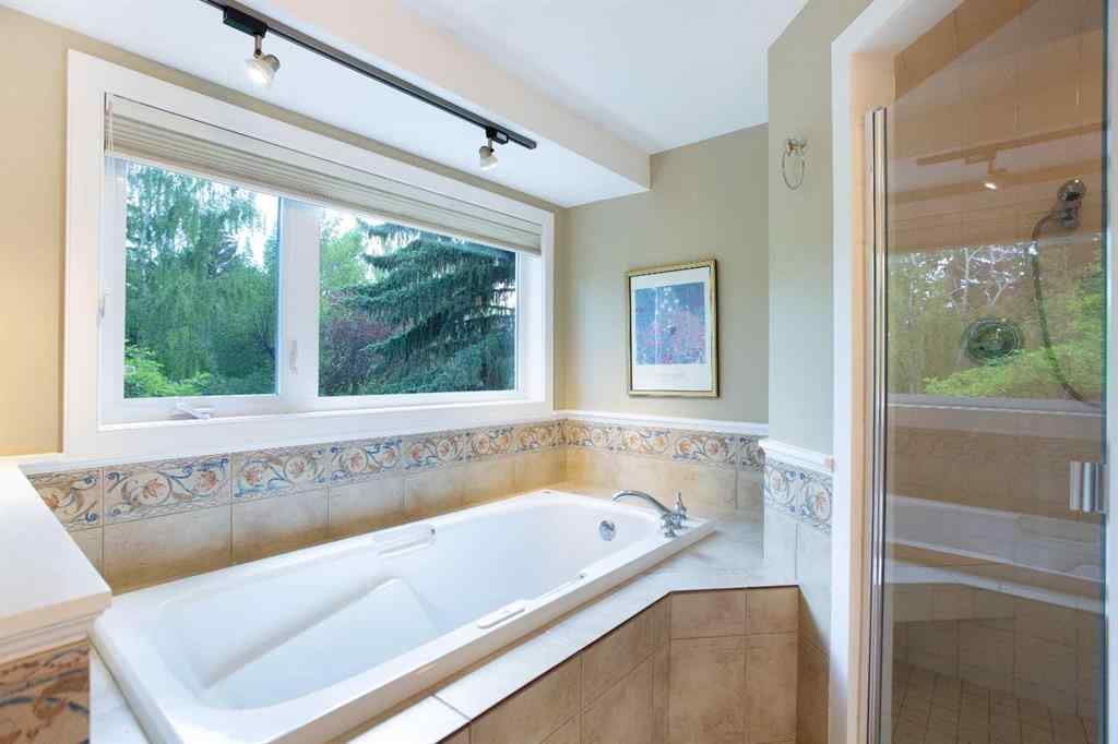 MLS® A2254721 - 2 Varston Place NW in Varsity Calgary, Residential