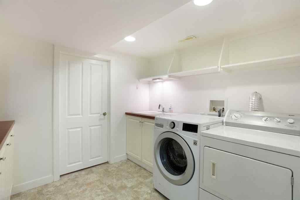 MLS® A2254721 - 2 Varston Place NW in Varsity Calgary, Residential
