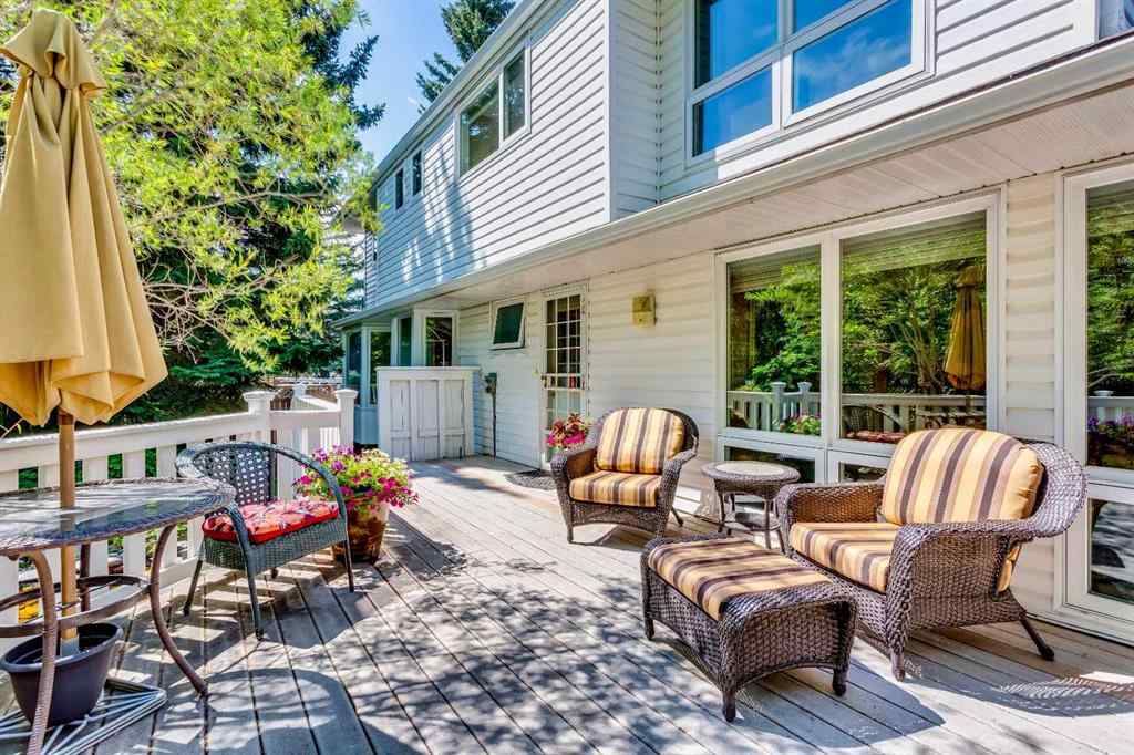 MLS® A2254721 - 2 Varston Place NW in Varsity Calgary, Residential