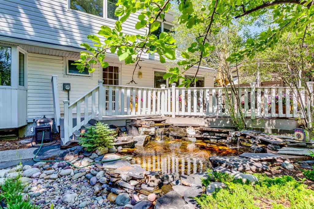 MLS® A2254721 - 2 Varston Place NW in Varsity Calgary, Residential