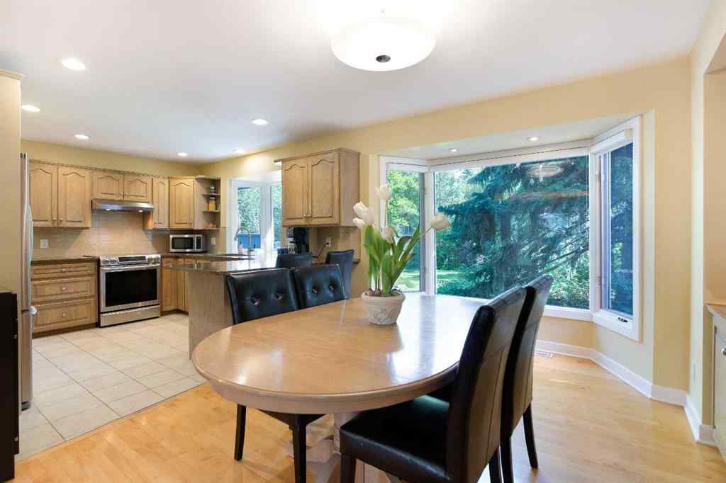 MLS® A2254721 - 2 Varston Place NW in Varsity Calgary, Residential