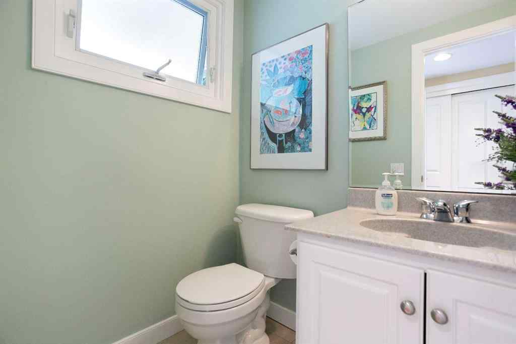 MLS® A2254721 - 2 Varston Place NW in Varsity Calgary, Residential