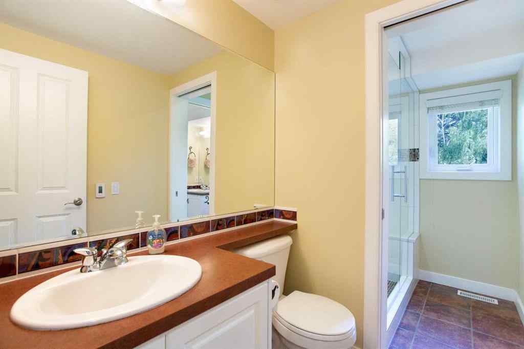 MLS® A2254721 - 2 Varston Place NW in Varsity Calgary, Residential