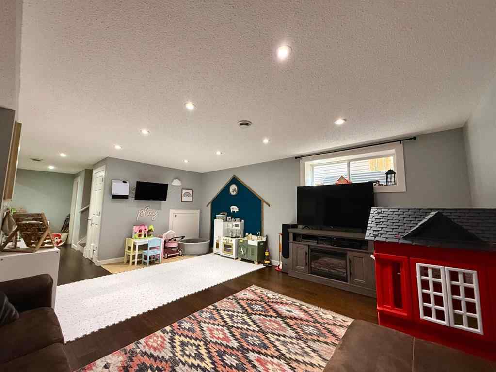 MLS® A2254723 - 607 Montgomery Close SE in Montrose High River, Residential