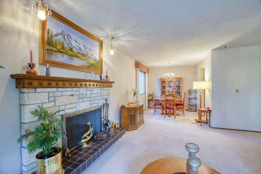 MLS® A2254724 - 307 Silverthorn Way NW in Silver Springs Calgary, Residential