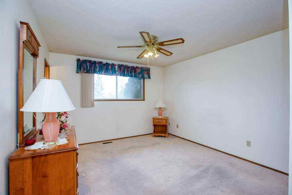 MLS® A2254724 - 307 Silverthorn Way NW in Silver Springs Calgary, Residential