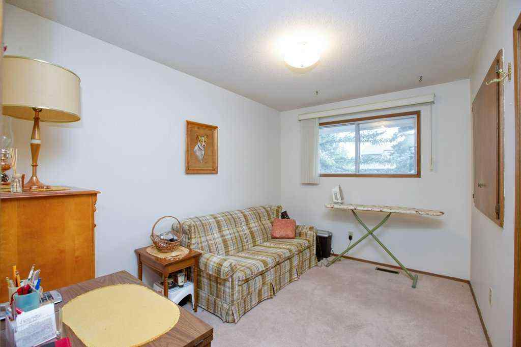 MLS® A2254724 - 307 Silverthorn Way NW in Silver Springs Calgary, Residential