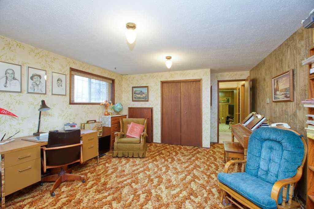 MLS® A2254724 - 307 Silverthorn Way NW in Silver Springs Calgary, Residential