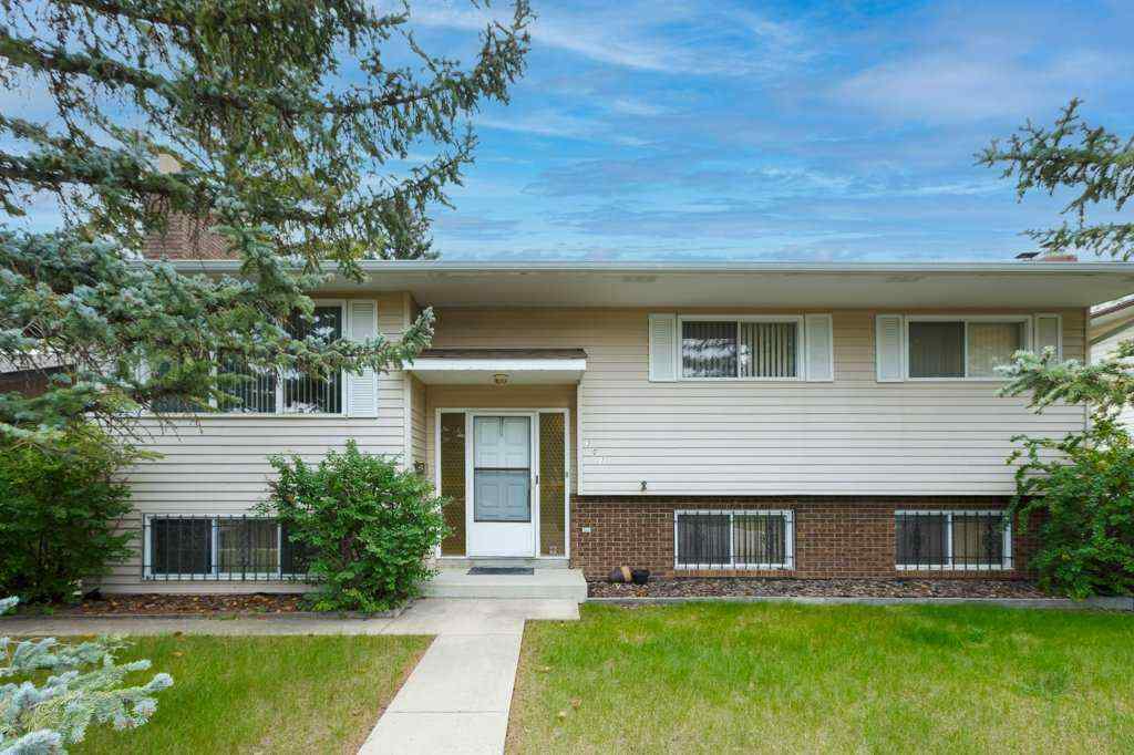 MLS® A2254724 - 307 Silverthorn Way NW in Silver Springs Calgary, Residential