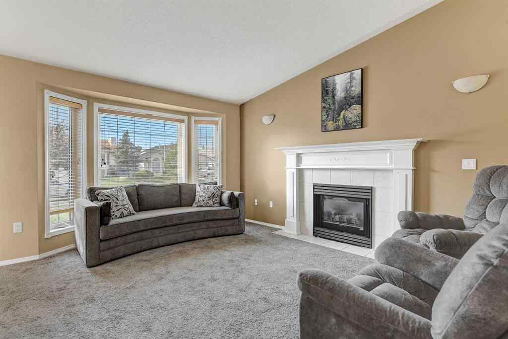 MLS® A2254741 - 11713 90 Street  in Crystal Lake Estates Grande Prairie, Residential