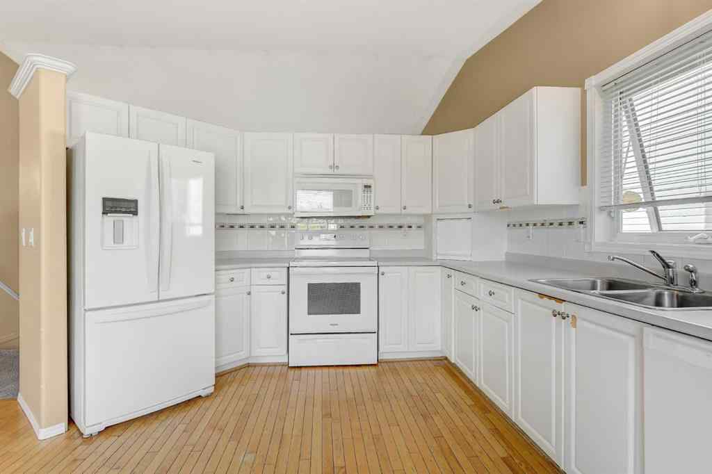 MLS® A2254741 - 11713 90 Street  in Crystal Lake Estates Grande Prairie, Residential
