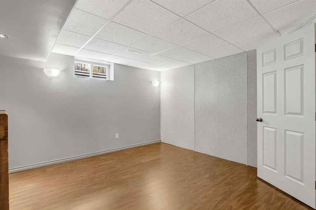 MLS® A2254741 - 11713 90 Street  in Crystal Lake Estates Grande Prairie, Residential