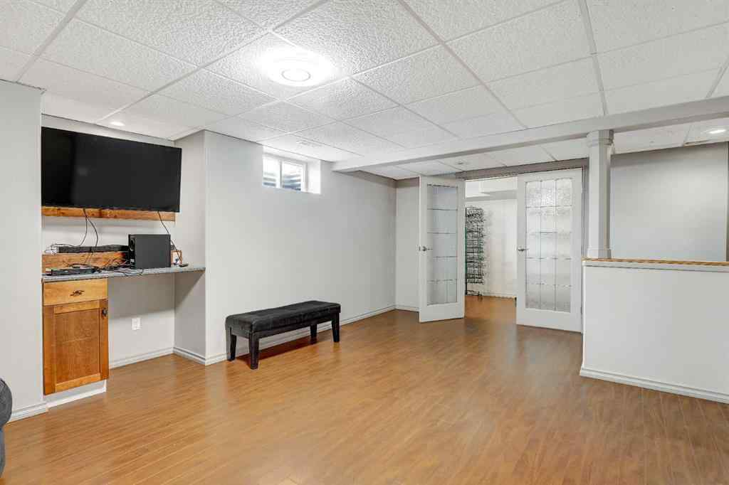 MLS® A2254741 - 11713 90 Street  in Crystal Lake Estates Grande Prairie, Residential