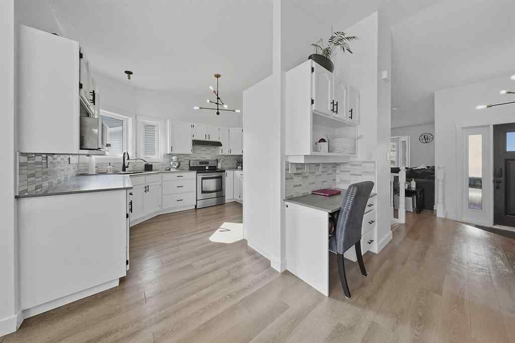 MLS® A2254744 - 39 Denison Crescent  in Deer Park Estates Red Deer, Residential