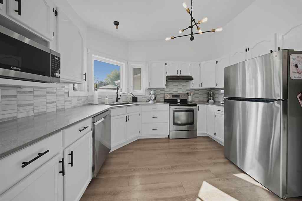 MLS® A2254744 - 39 Denison Crescent  in Deer Park Estates Red Deer, Residential