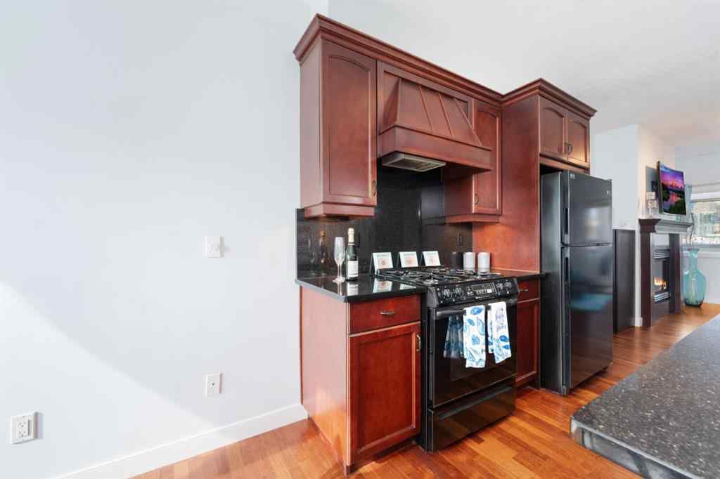MLS® A2254753 - Unit #303 1828 14 Street SW in Lower Mount Royal Calgary, Residential