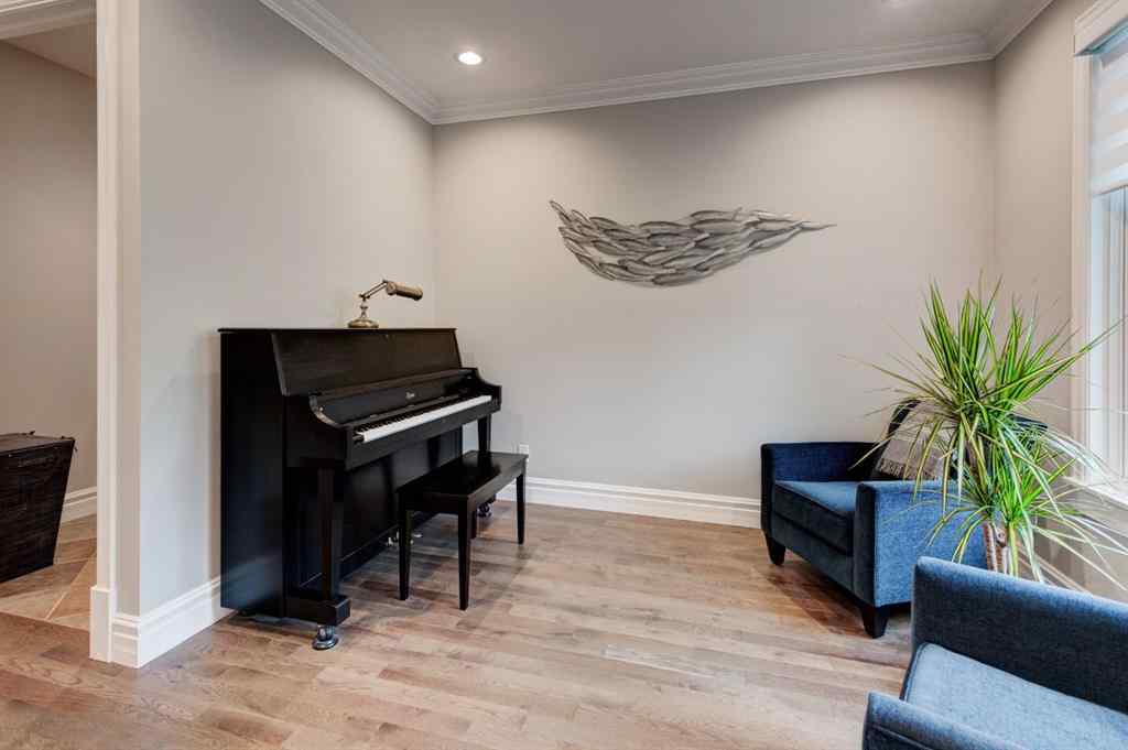 MLS® A2254754 - 115 15 Street NW in Hillhurst Calgary, Residential