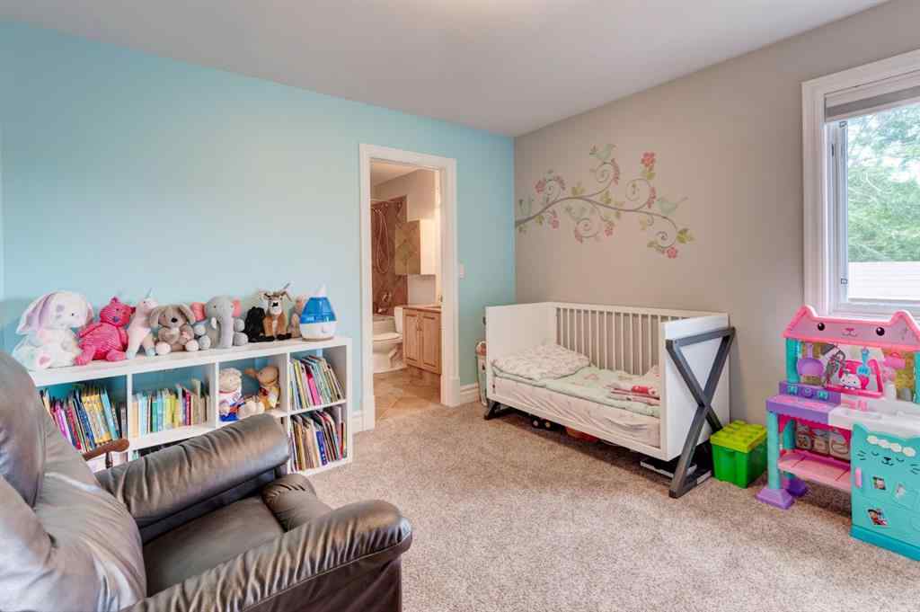 MLS® A2254754 - 115 15 Street NW in Hillhurst Calgary, Residential