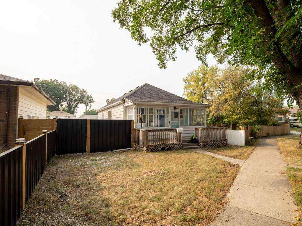 MLS® A2254755 - 1620 2A Avenue N in Westminster Lethbridge, Residential