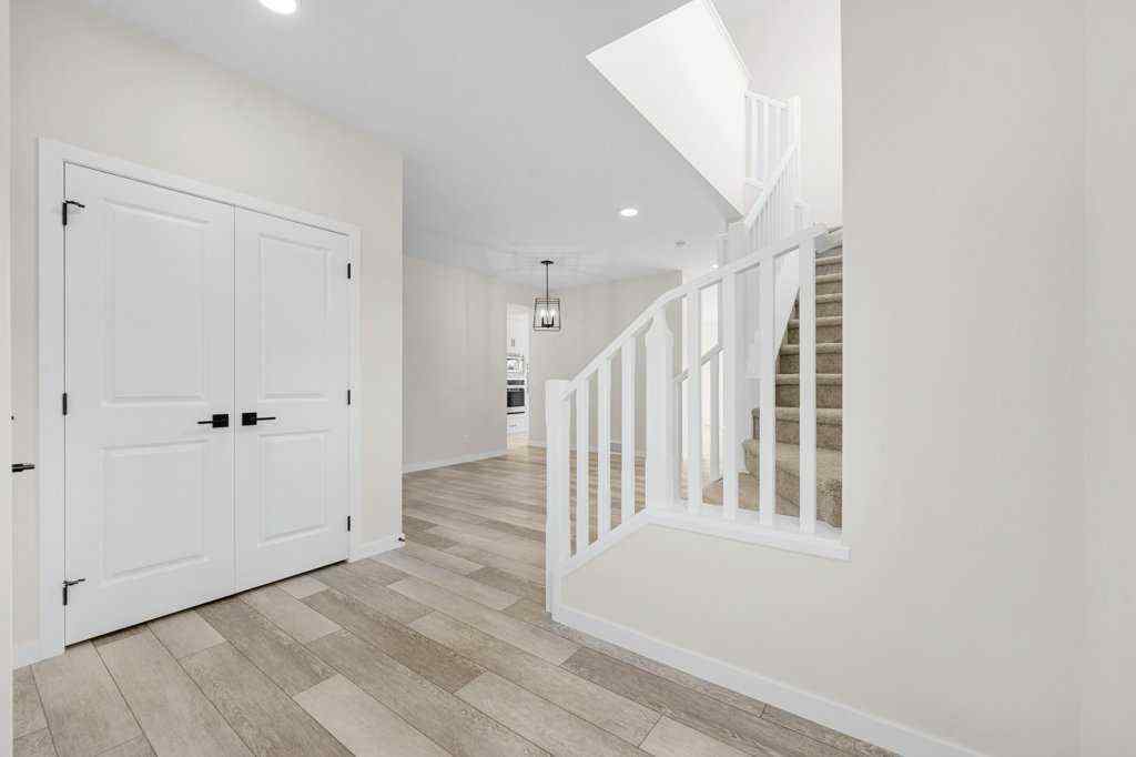 MLS® A2254756 - 1206 Chinook Winds Circle SW in Chinook Gate Airdrie, Residential