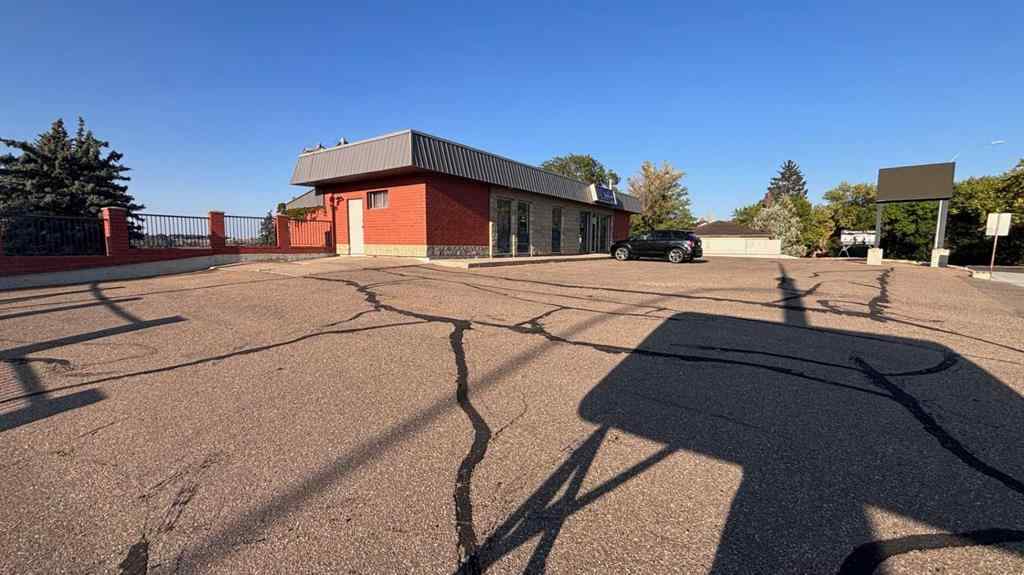 MLS® A2254758 - 20 3 Street SE in SE Hill Medicine Hat, Commercial