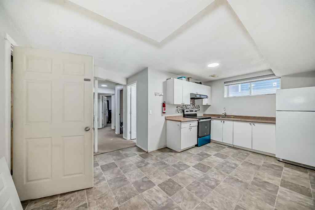 MLS® A2254772 - 9 Saddlecrest Crescent NE in Saddle Ridge Calgary, Residential