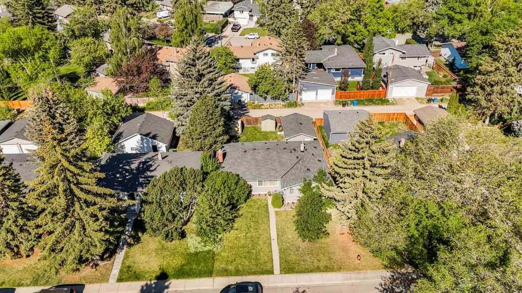 MLS® A2254780 - 8327 11 Street SW in Haysboro Calgary, Residential