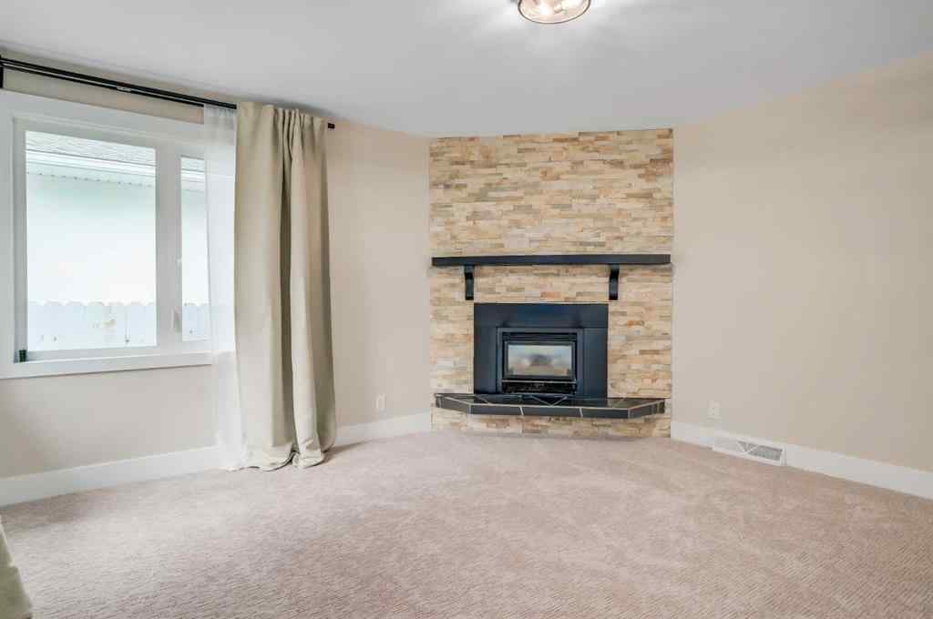 MLS® A2254780 - 8327 11 Street SW in Haysboro Calgary, Residential