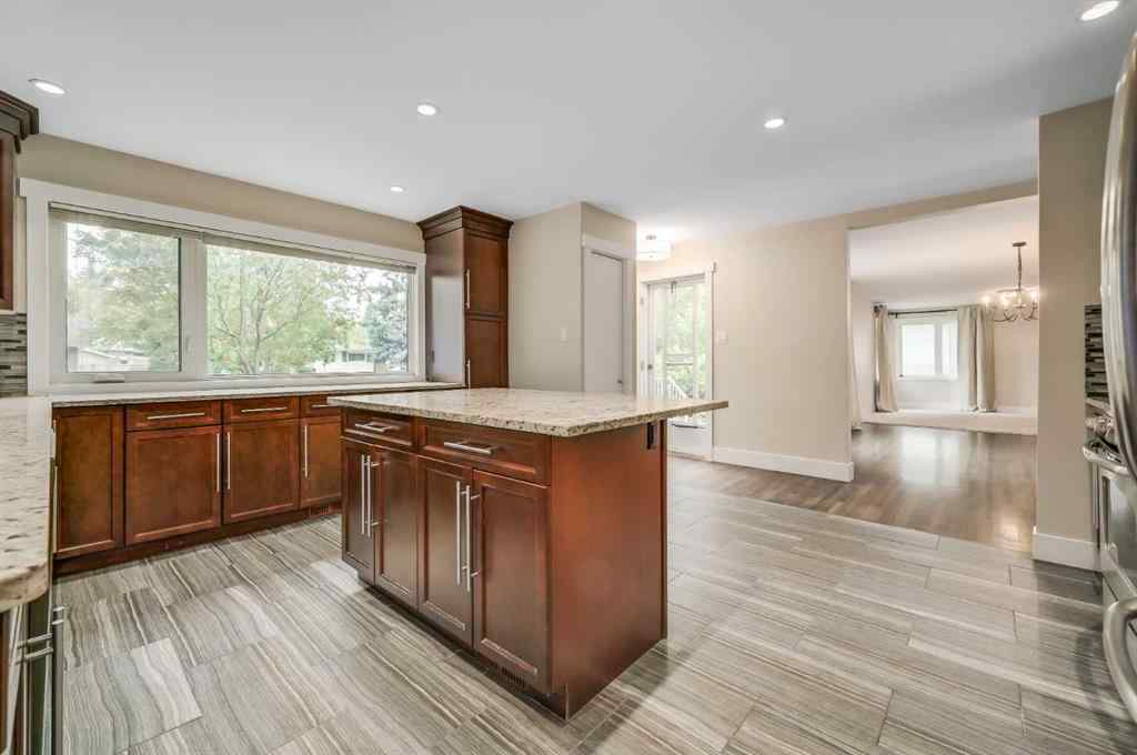 MLS® A2254780 - 8327 11 Street SW in Haysboro Calgary, Residential
