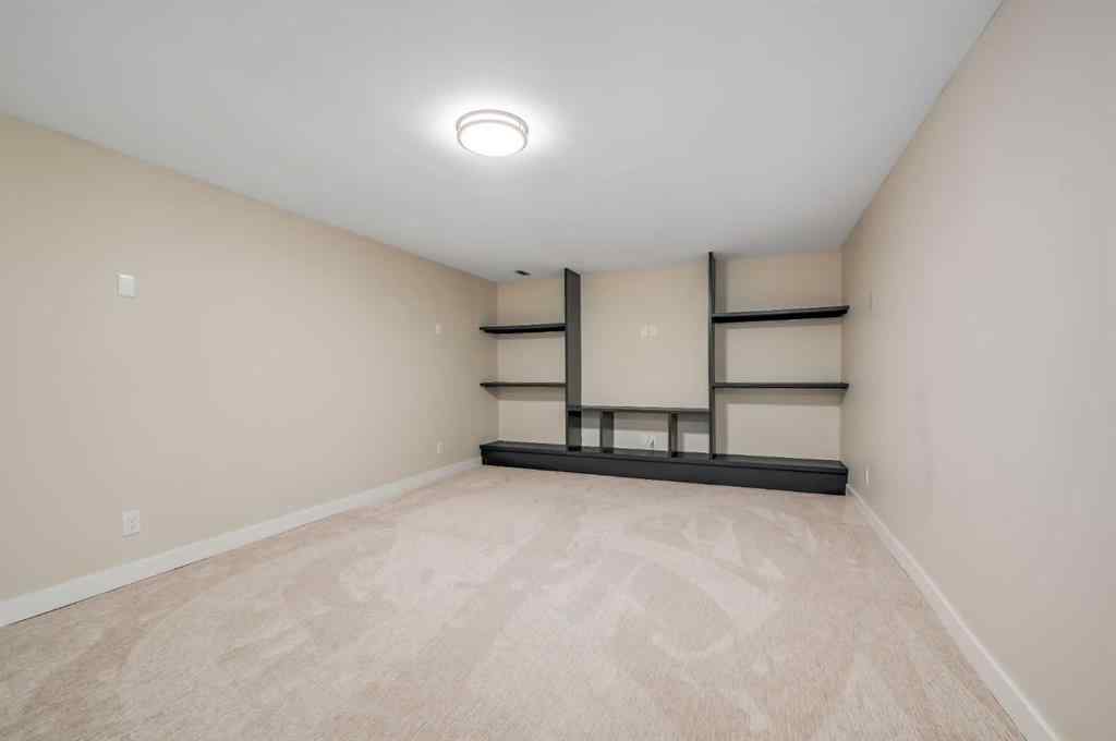 MLS® A2254780 - 8327 11 Street SW in Haysboro Calgary, Residential