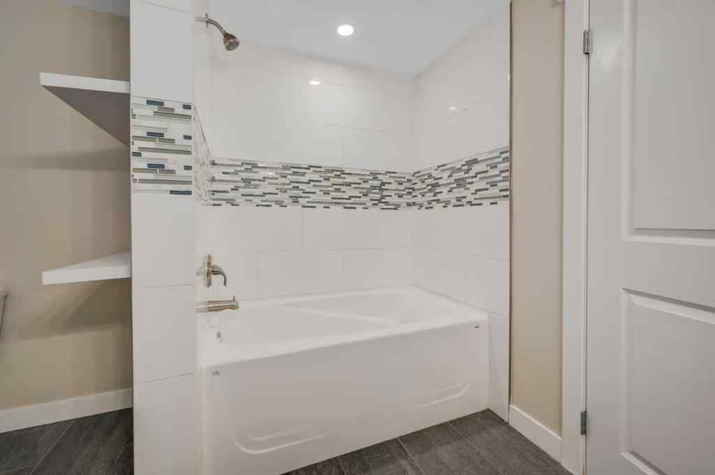 MLS® A2254780 - 8327 11 Street SW in Haysboro Calgary, Residential