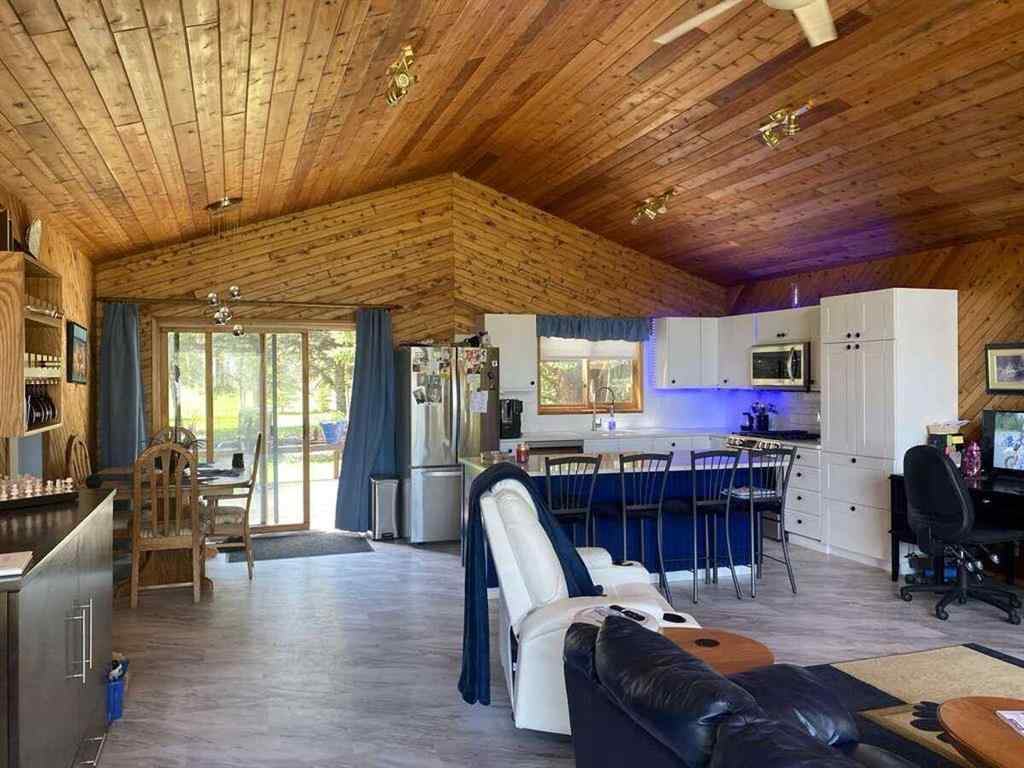 MLS® A2254788 - 34 Lakeshore Drive  in NONE Grandview, Residential