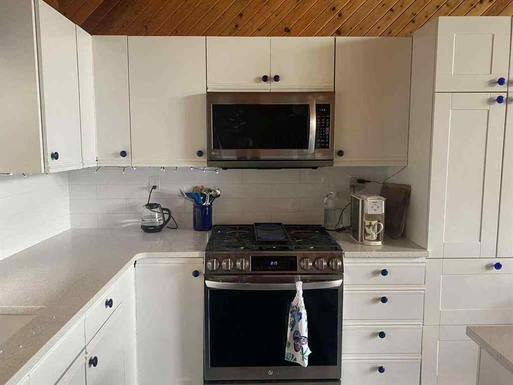 MLS® A2254788 - 34 Lakeshore Drive  in NONE Grandview, Residential