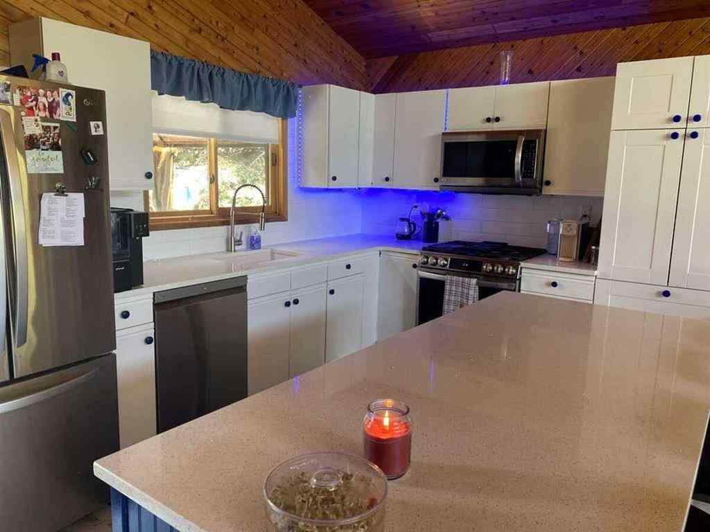 MLS® A2254788 - 34 Lakeshore Drive  in NONE Grandview, Residential