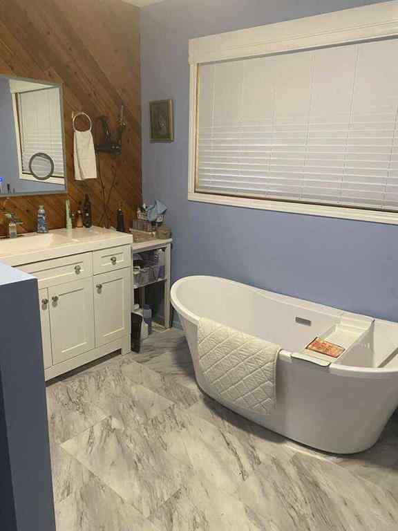 MLS® A2254788 - 34 Lakeshore Drive  in NONE Grandview, Residential