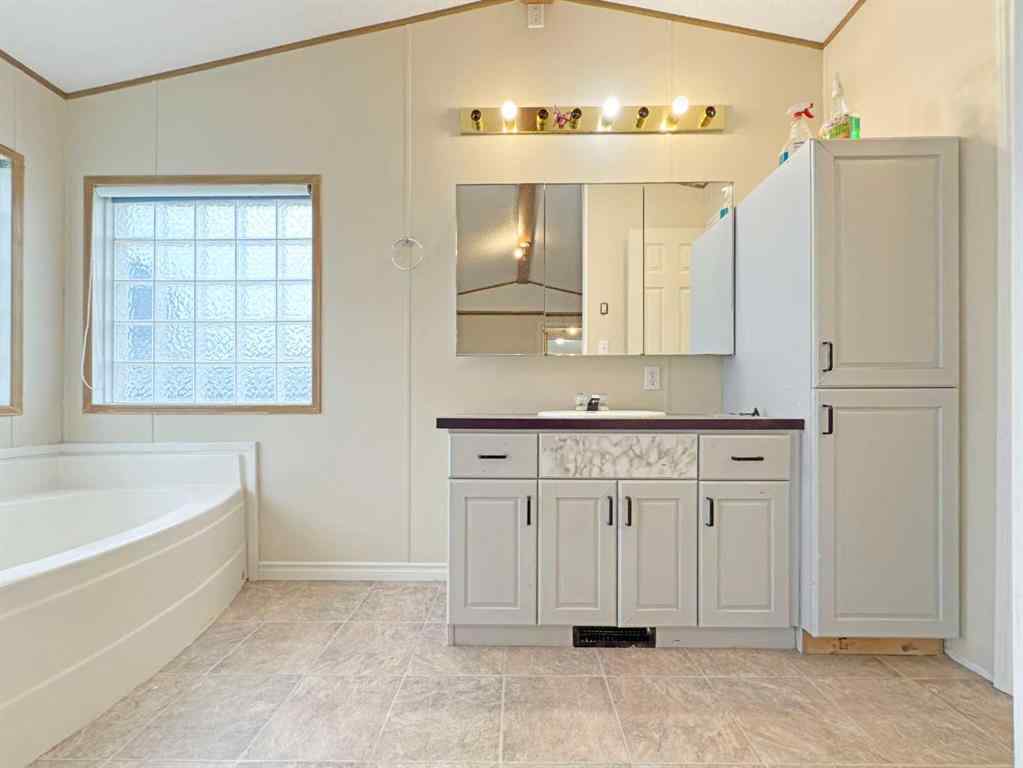 MLS® A2254794 - 5206 52 Avenue  in NONE Valleyview, Residential