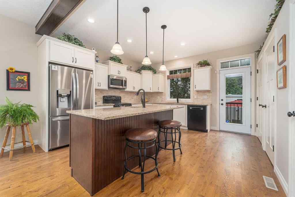 MLS® A2254798 - 240 Corvette Crescent S in Glendale Lethbridge, Residential