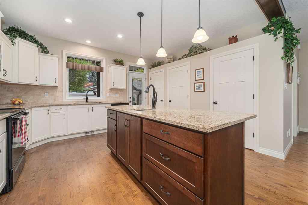 MLS® A2254798 - 240 Corvette Crescent S in Glendale Lethbridge, Residential