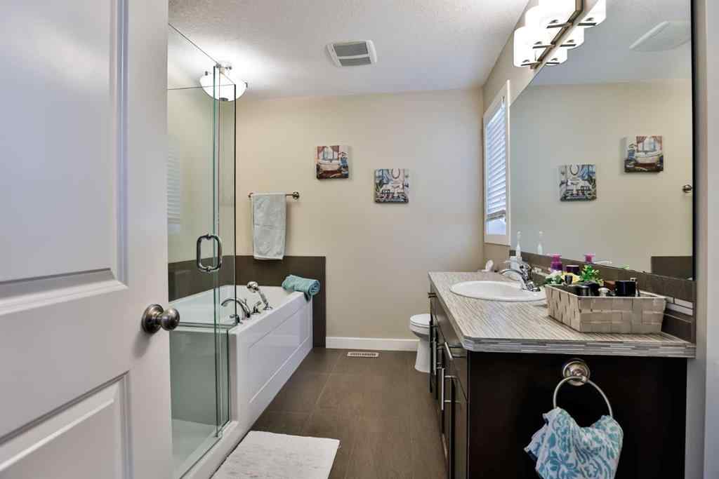 MLS® A2254804 - 386 Mt Sundance Landing W in Sunridge Lethbridge, Residential