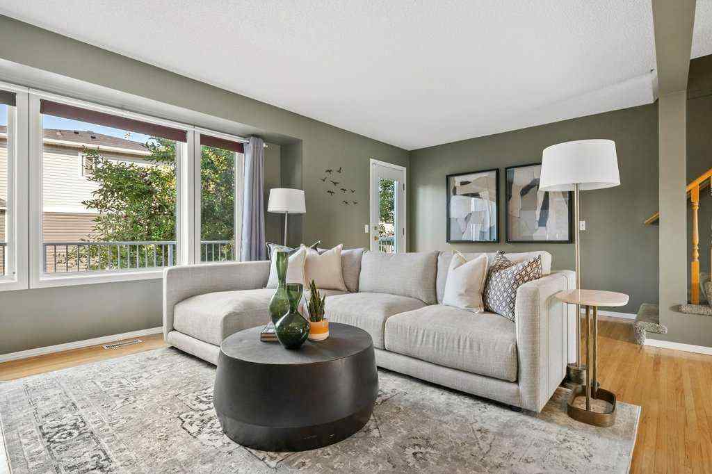 MLS® A2254812 - 248 Regal Park NE in Renfrew Calgary, Residential