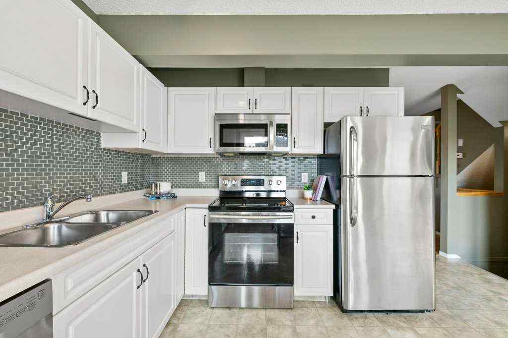 MLS® A2254812 - 248 Regal Park NE in Renfrew Calgary, Residential